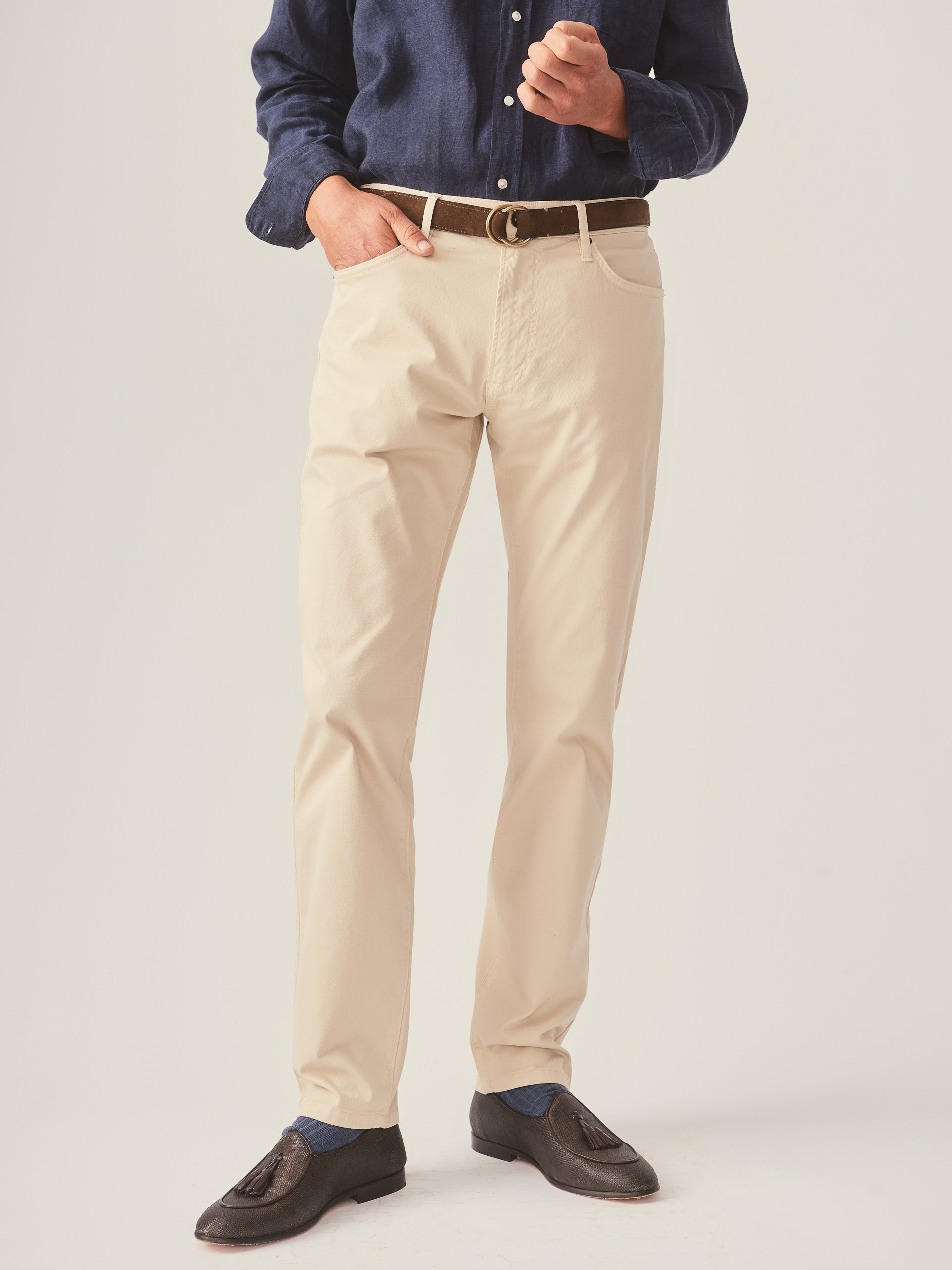 gramercy_0144621022_navy_parker_0207291022_sand_056