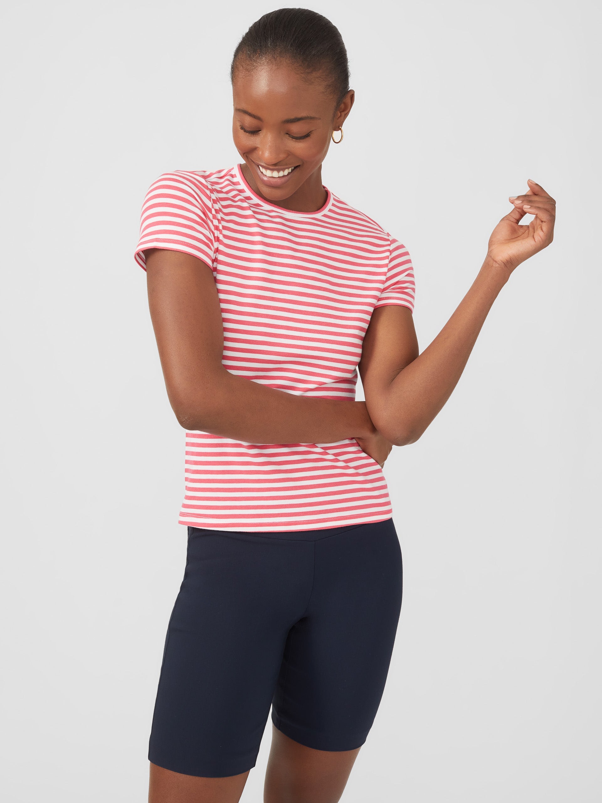 masie_shorts_0144471022_navy_030_3919ead0-f866-4420-bd97-0b417faa06f1
